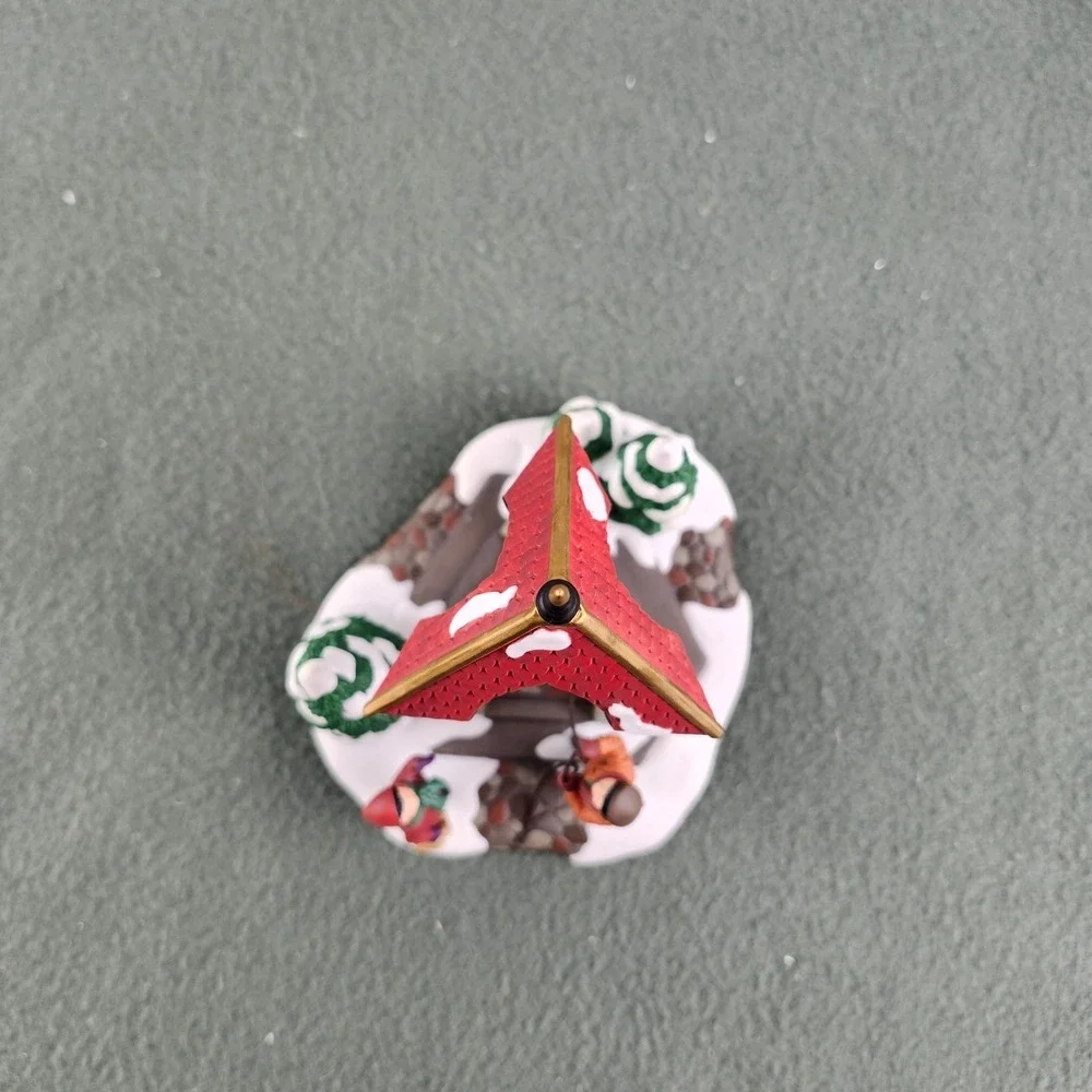 Dept 56 Heritage Village Christmas Bells Porcelain Bell Ringer 1996 58711 Boxed